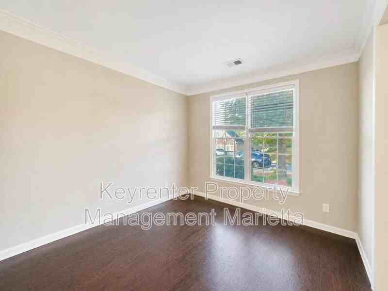 302 Rosemont Park Ln - Photo 4 of 38
