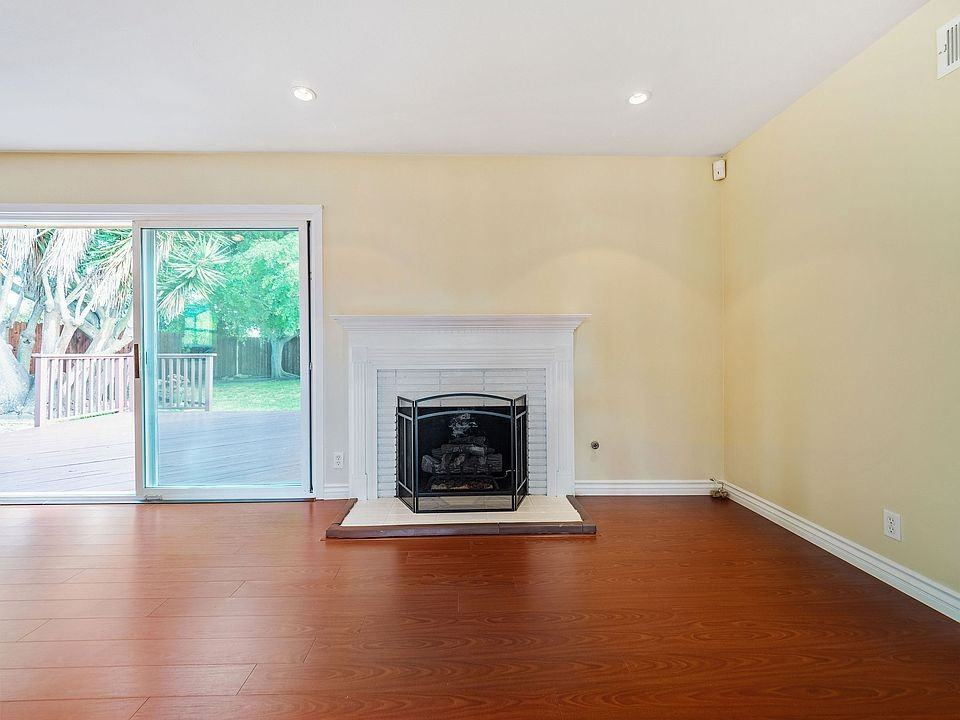6302 Villa Rosa Dr - Photo 3 of 28