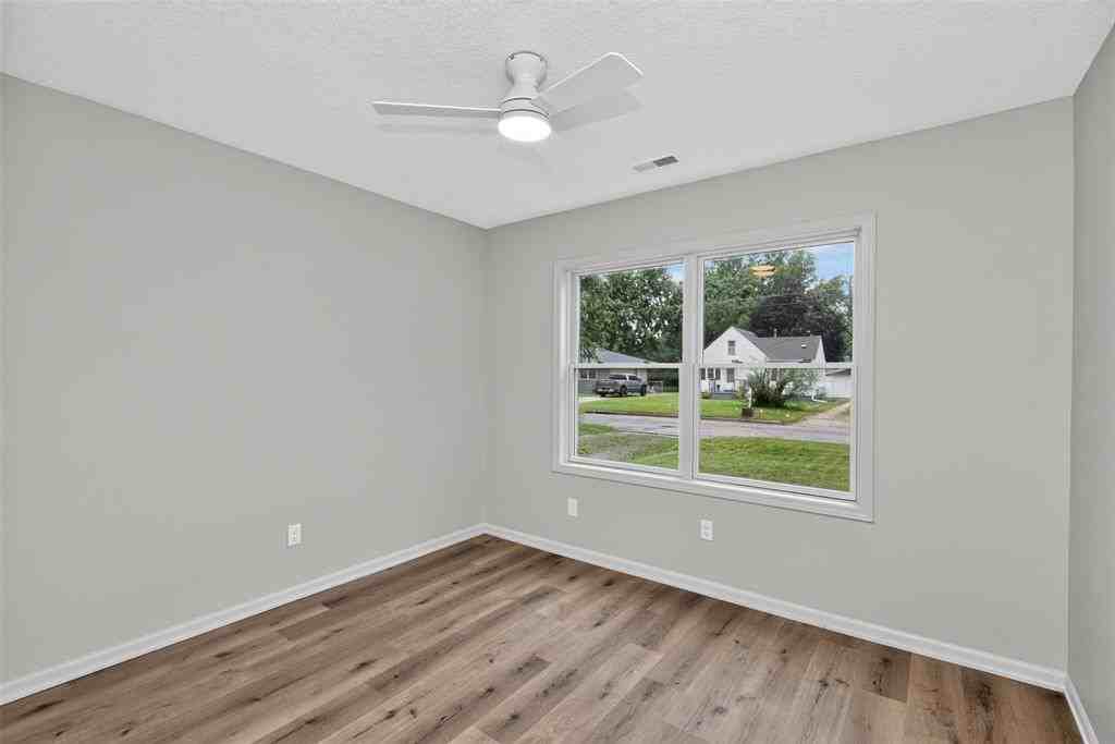 2819 E 37th St #2819 - Photo 5 of 13