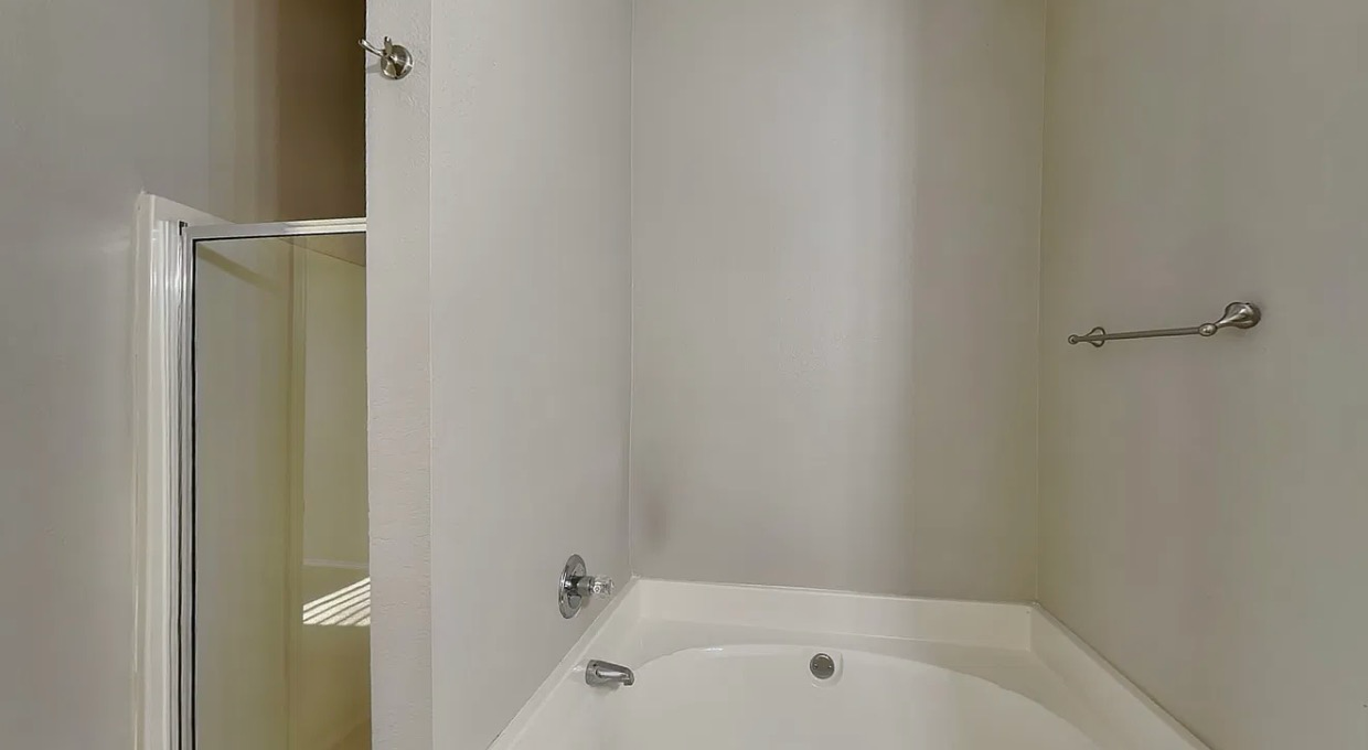303 Dakota Dr - Photo 3 of 15