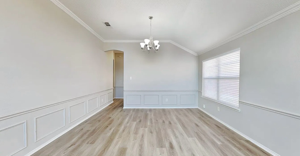 303 Dakota Dr - Photo 5 of 15