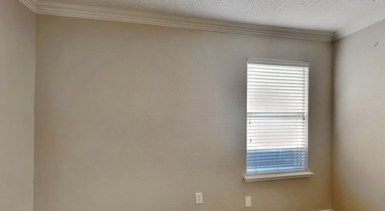 303 Dakota Dr - Photo 6 of 15