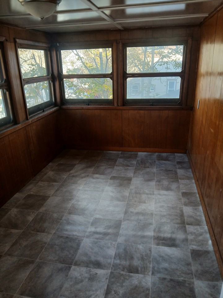 24 Union St #2R - Photo 2 of 9