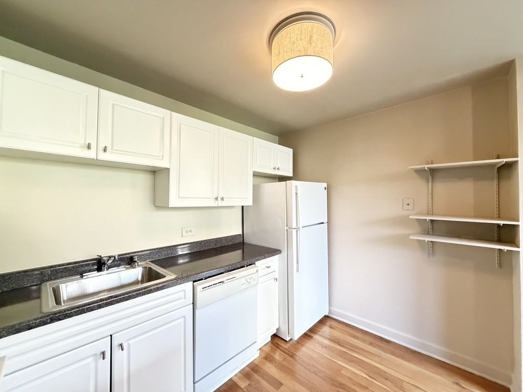 1446 N Dearborn St #5E - Photo 5 of 21