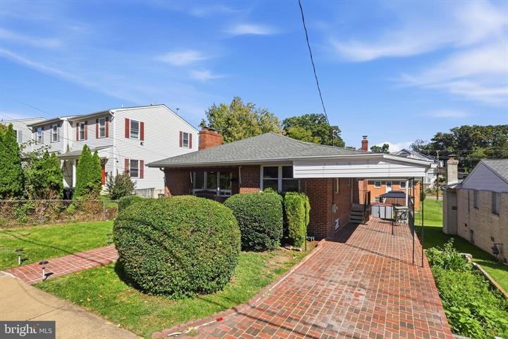 1935 S Kenmore St - Photo 3 of 50