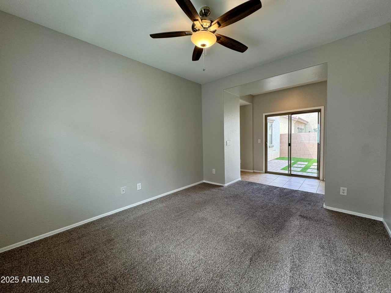 419 N Ranger Ct - Photo 4 of 11