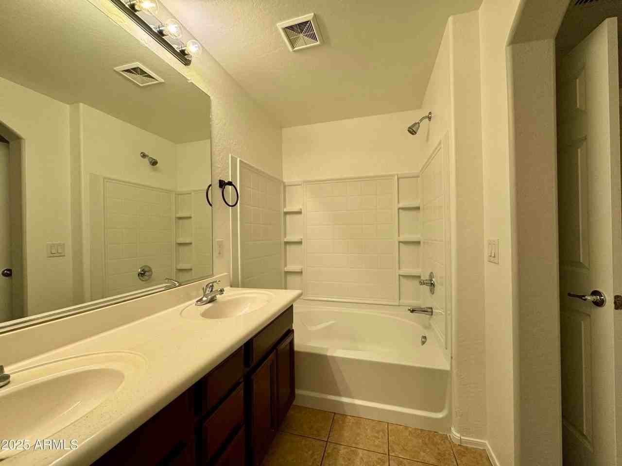 419 N Ranger Ct - Photo 7 of 11