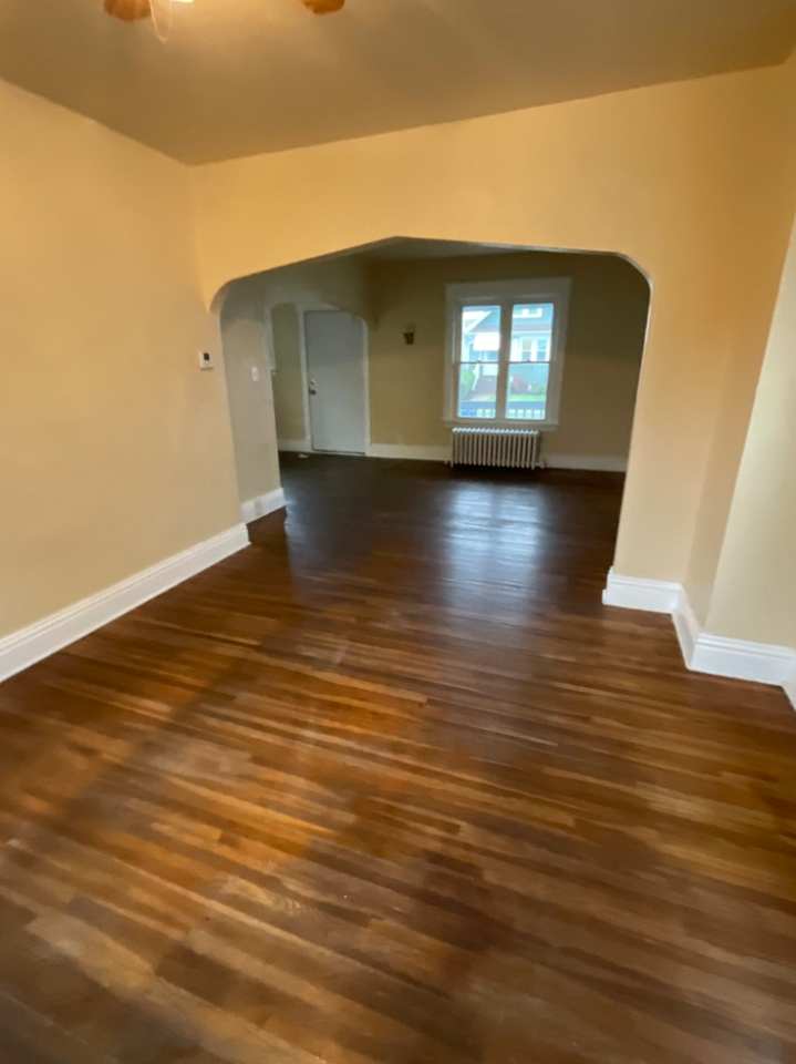 132 Newfield St - Photo 2 of 10