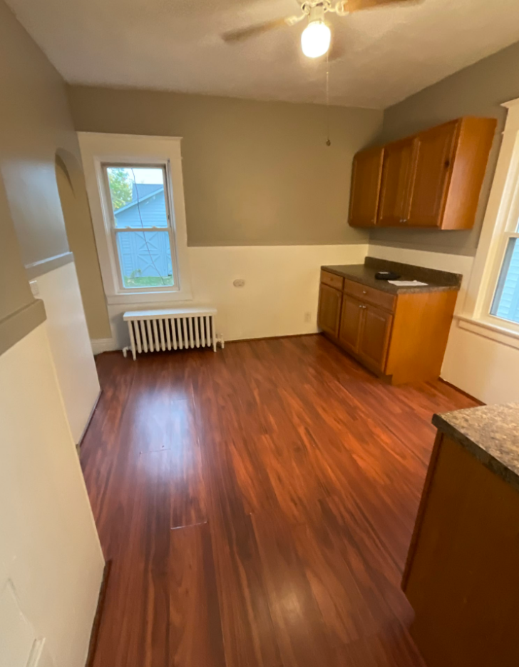 132 Newfield St - Photo 5 of 10