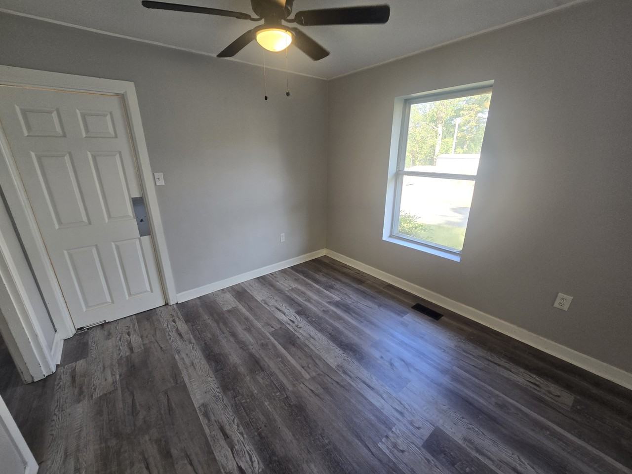 1400 S Pierce St - Photo 4 of 16