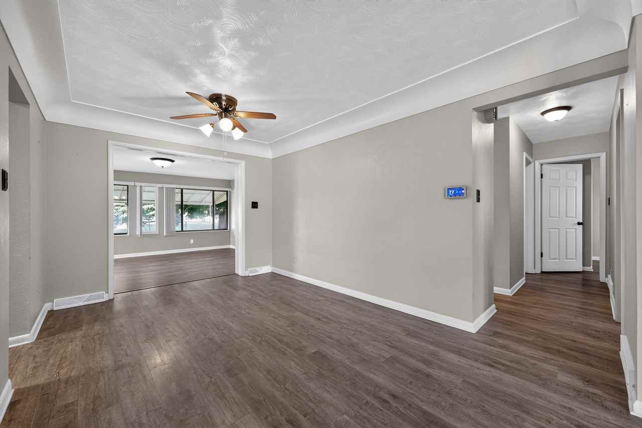 2105 51st Ave - Photo 7 of 43