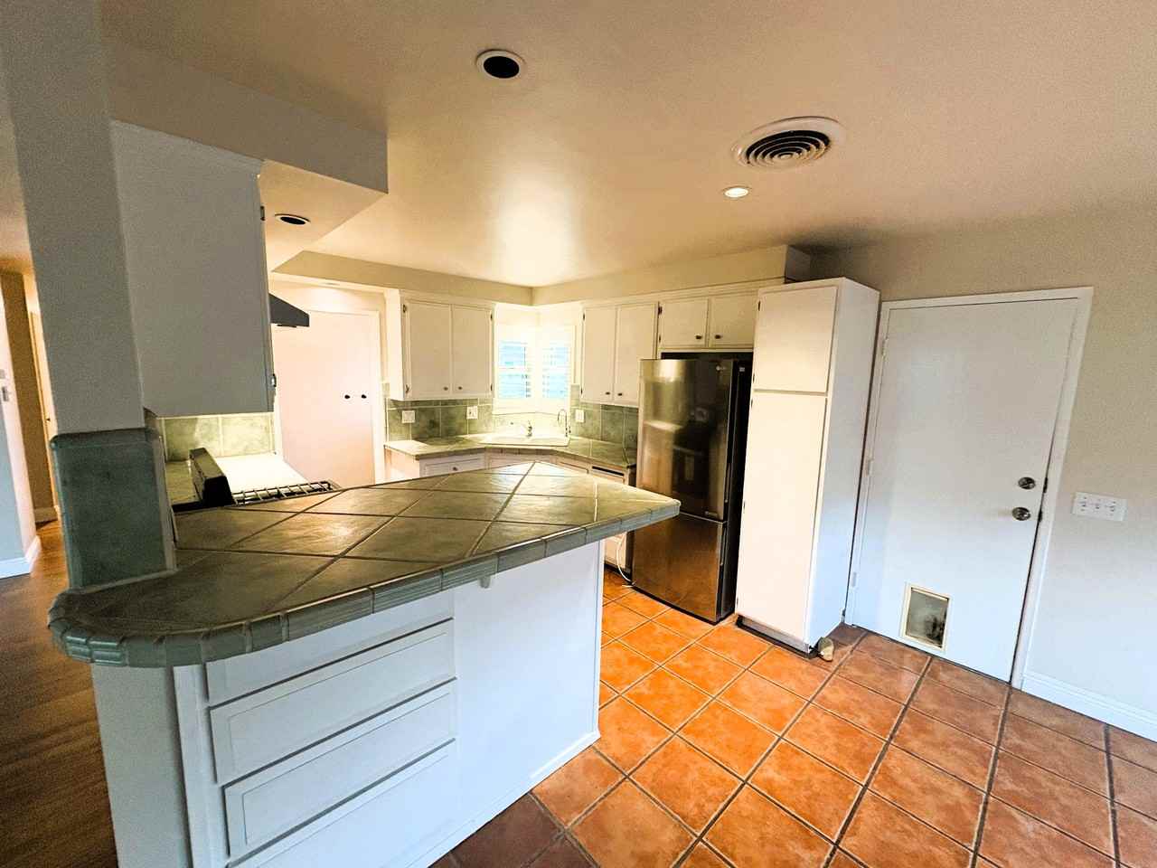 1427 Finch Ave - Photo 3 of 38