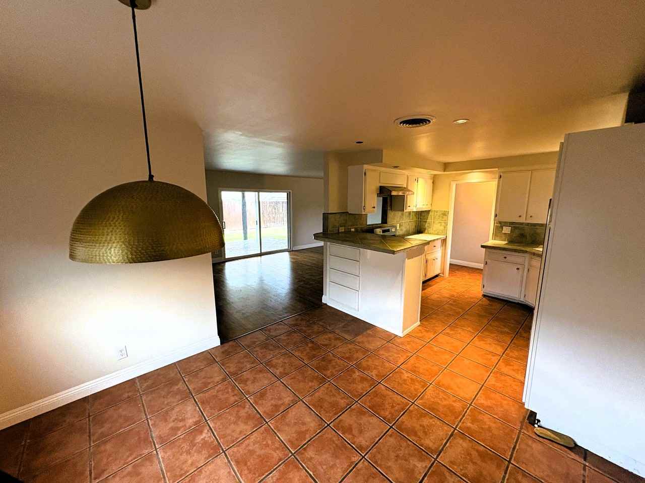 1427 Finch Ave - Photo 5 of 38