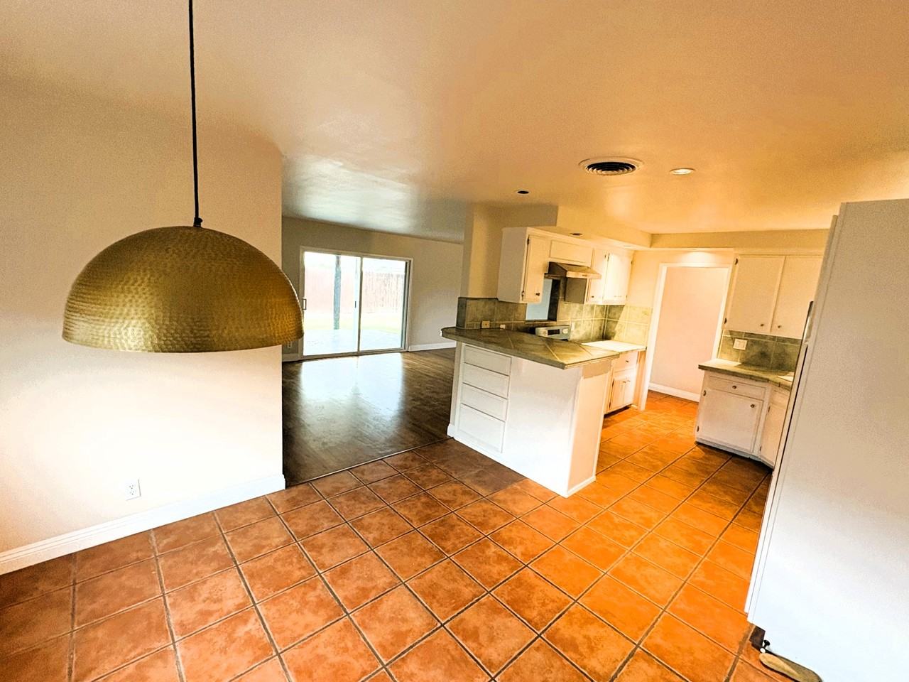 1427 Finch Ave - Photo 6 of 38