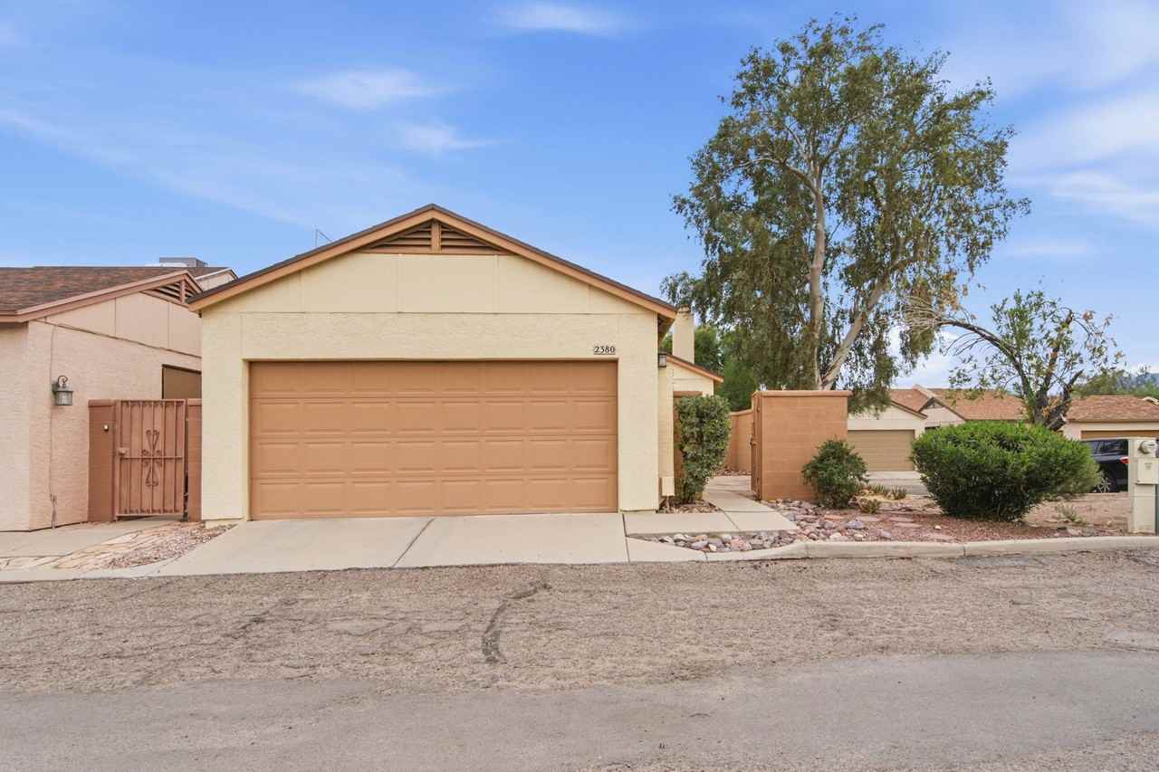 2380 W Palo Dulce Dr - Photo 2 of 24