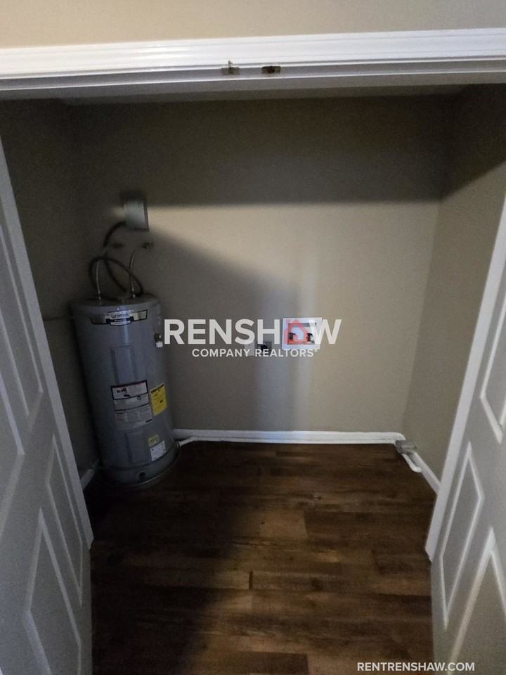 1713 Schaffer St - Photo 5 of 16