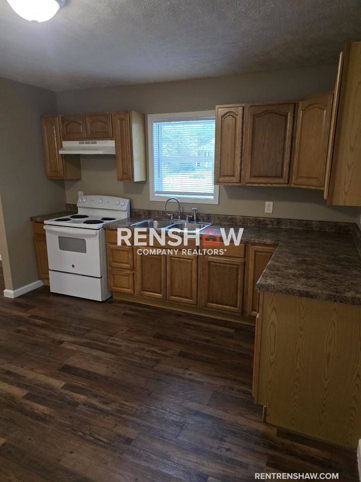 1846 Schaffer St - Photo 2 of 16