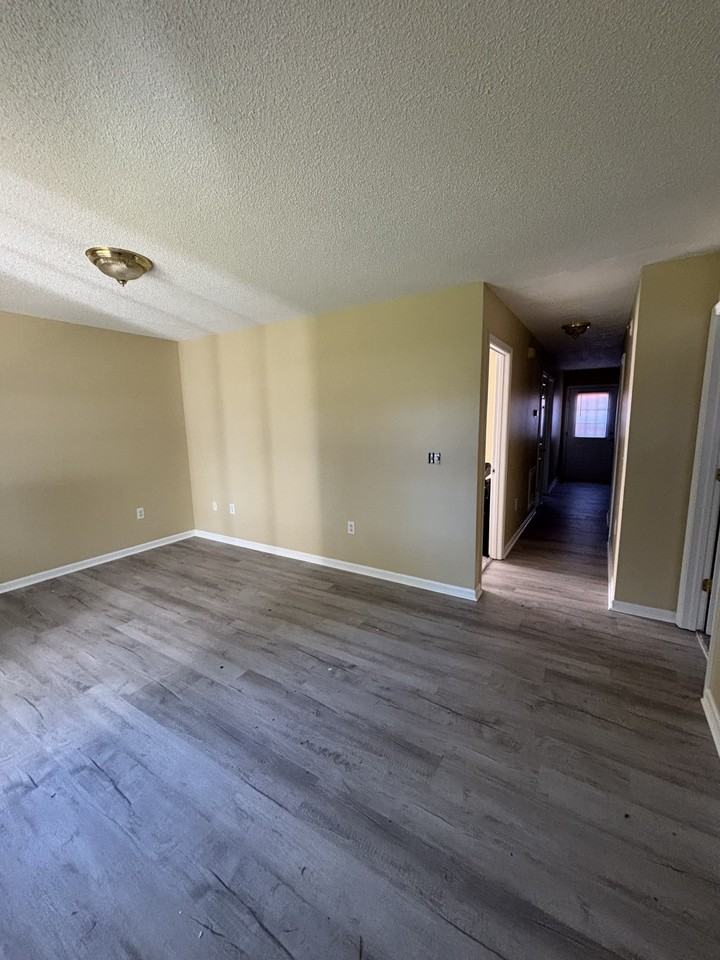 533 Bluff Ave - Photo 2 of 8