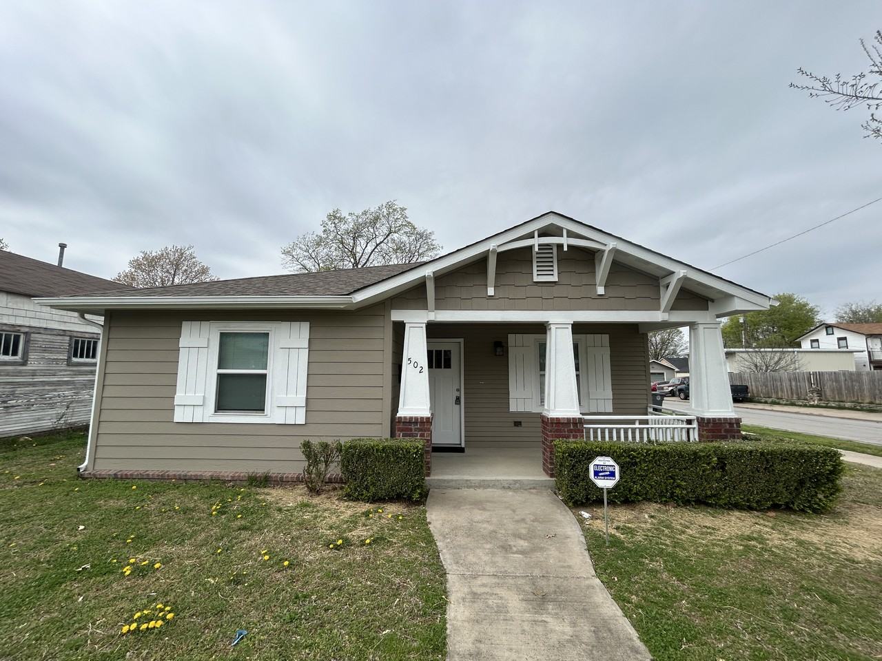 502 S Xanthus Ave - Photo 2 of 24