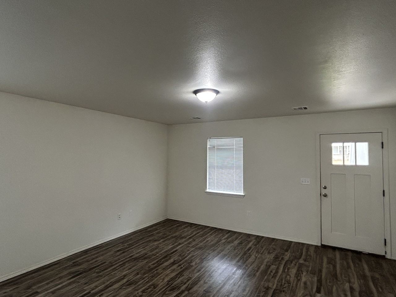 502 S Xanthus Ave - Photo 6 of 24