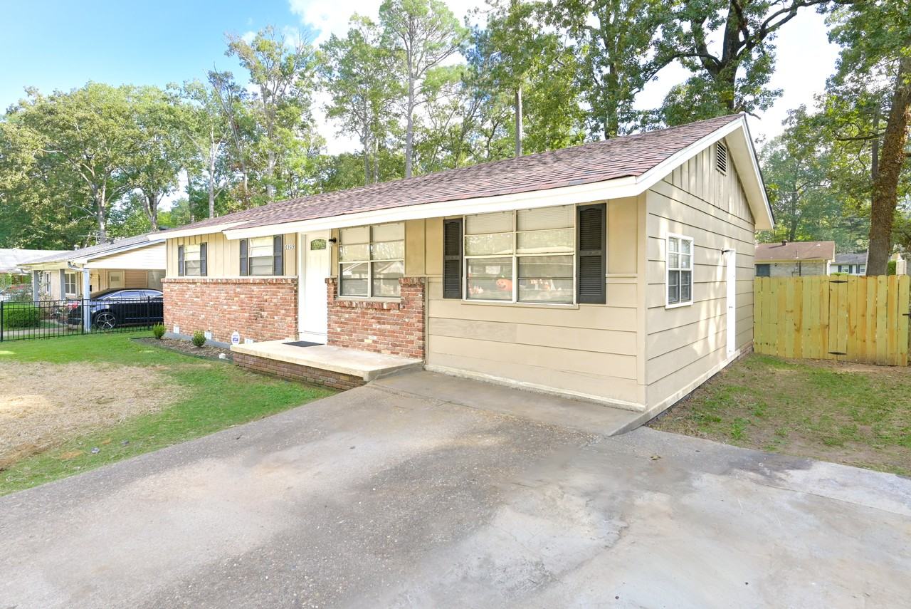 6909 Fairfield Dr - Photo 2 of 15