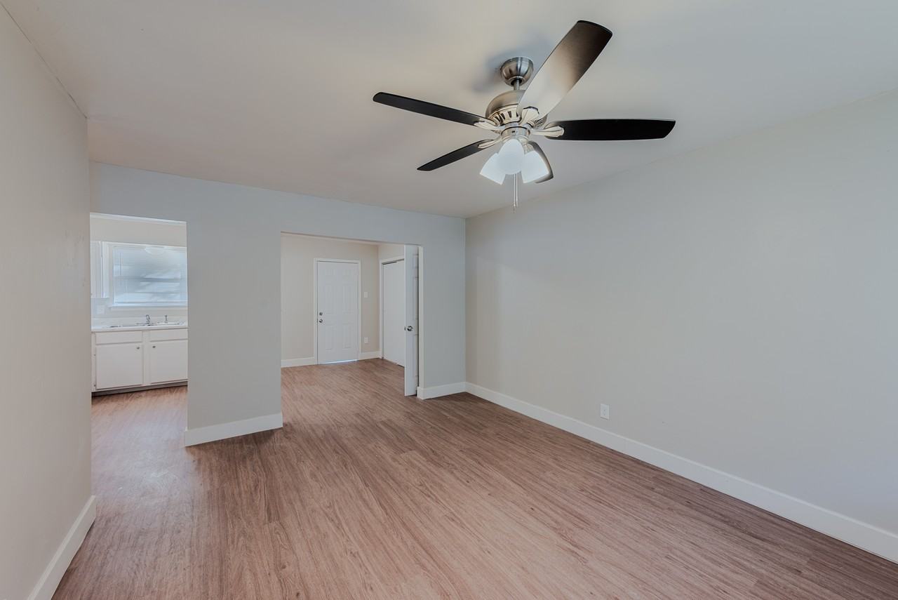 6909 Fairfield Dr - Photo 3 of 15