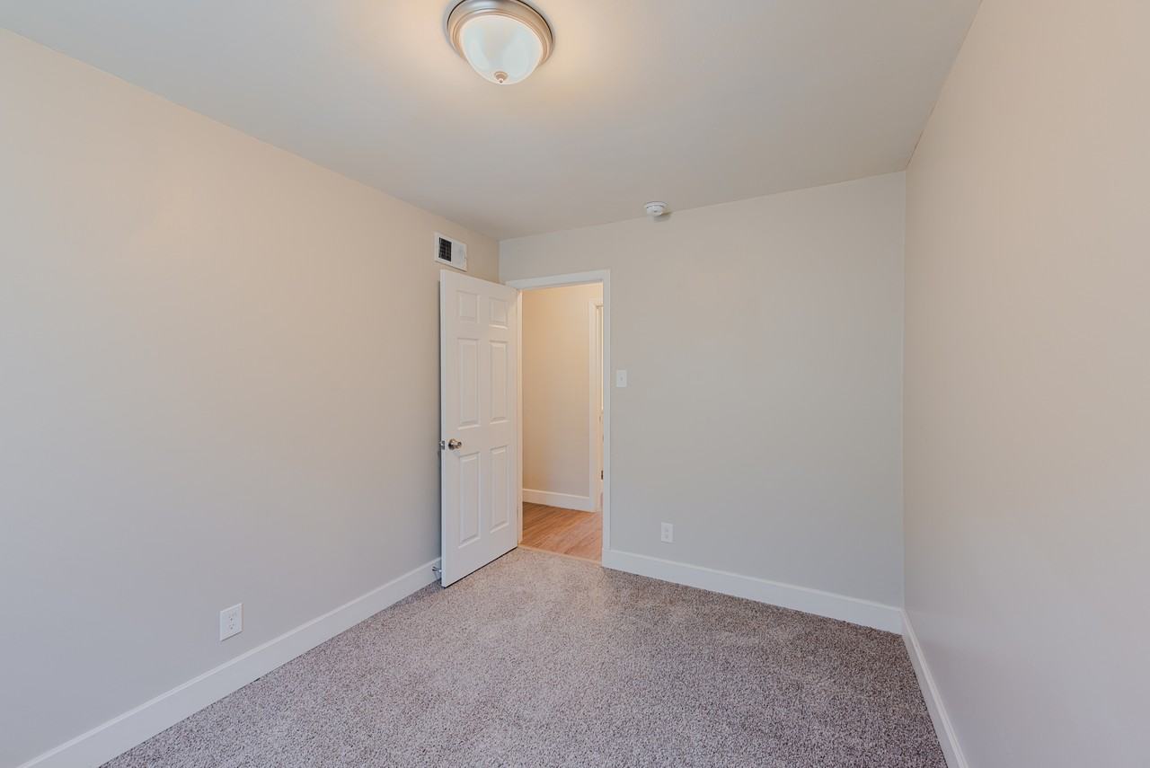 6909 Fairfield Dr - Photo 6 of 15