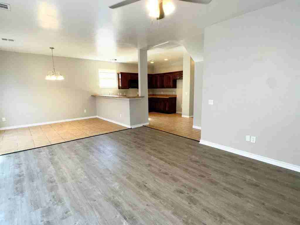 12024 Garden Dr - Photo 3 of 19