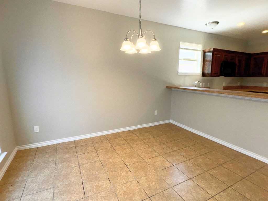 12024 Garden Dr - Photo 7 of 19