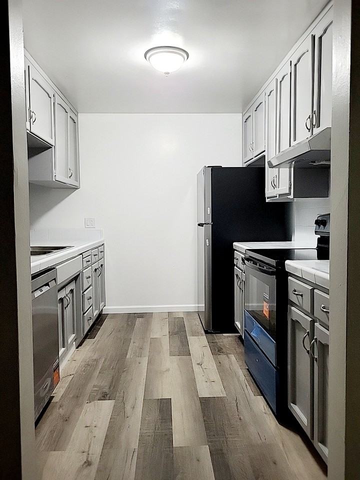 3216 La Costa St #C - Photo 4 of 8