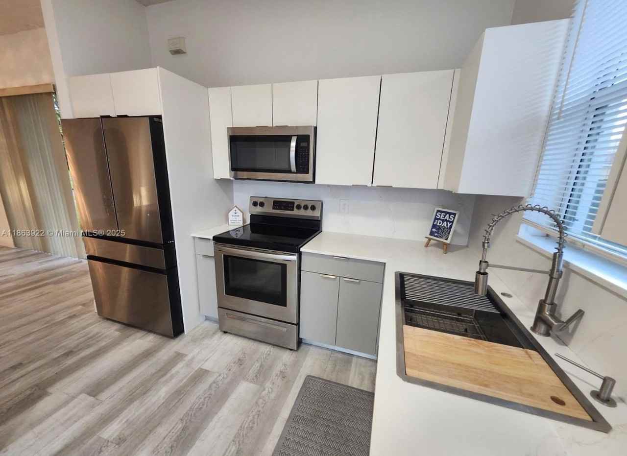 2240 Se 16th Ave #NA - Photo 4 of 18