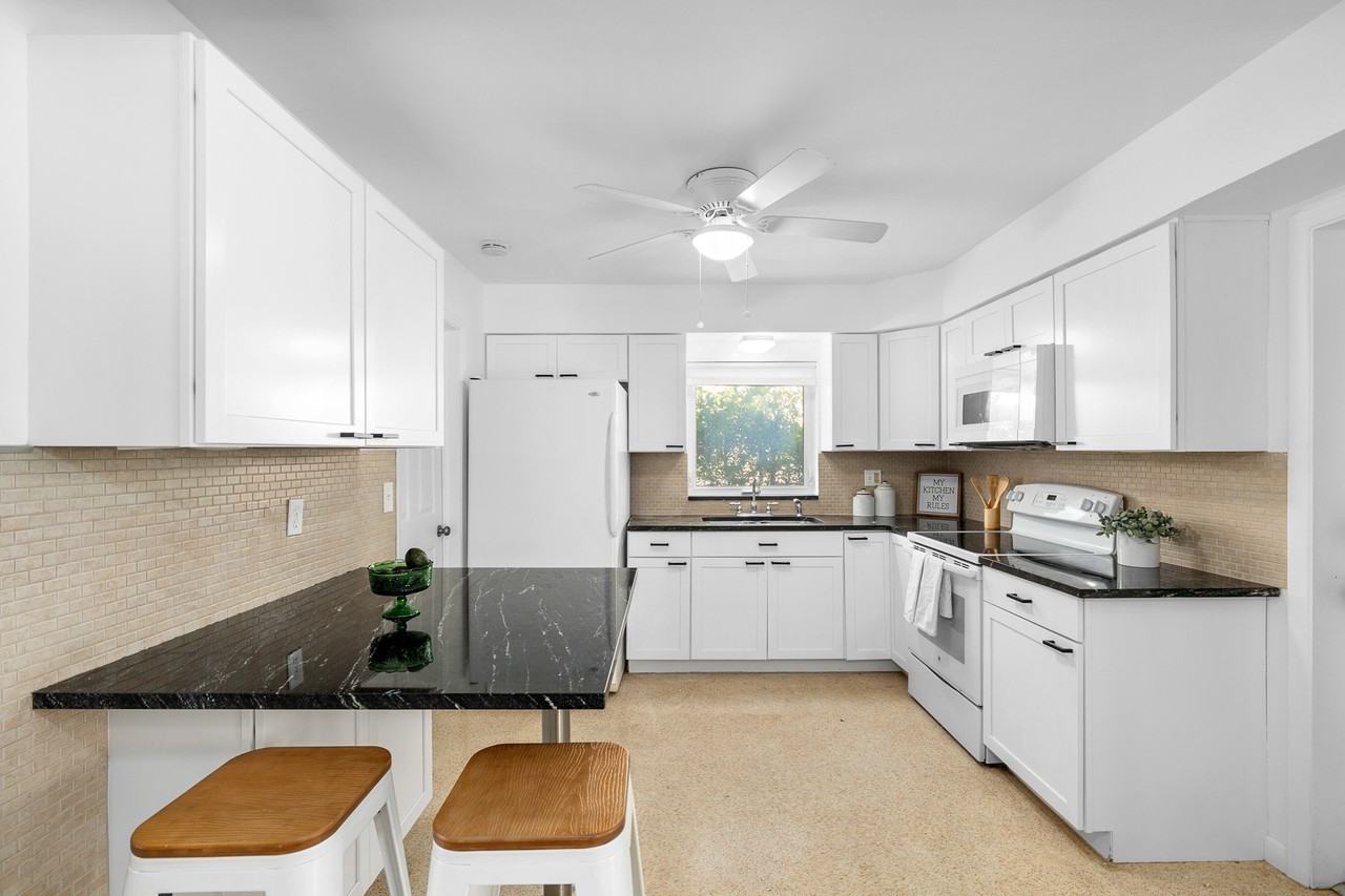 1048 Charles St #NA - Photo 2 of 14