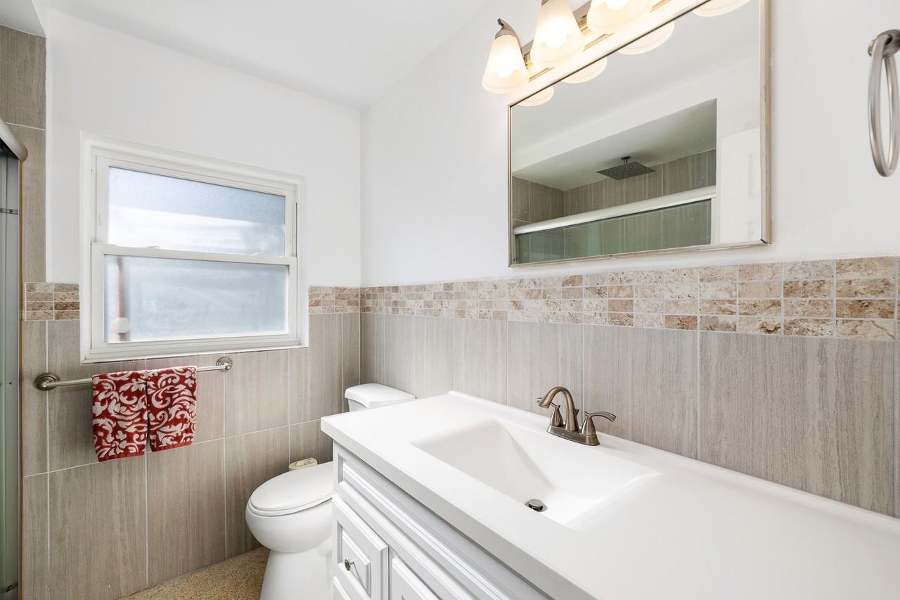 1048 Charles St #NA - Photo 7 of 14