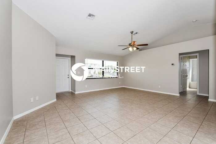 18484 Sarasota Rd - Photo 4 of 15