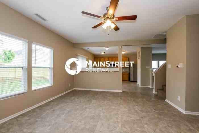 347 Kendall Dr - Photo 3 of 17