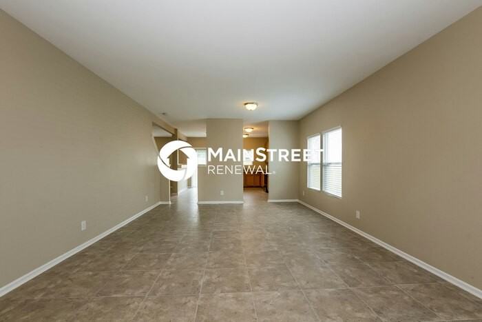 347 Kendall Dr - Photo 4 of 17