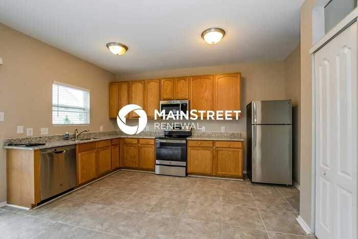 347 Kendall Dr - Photo 6 of 17
