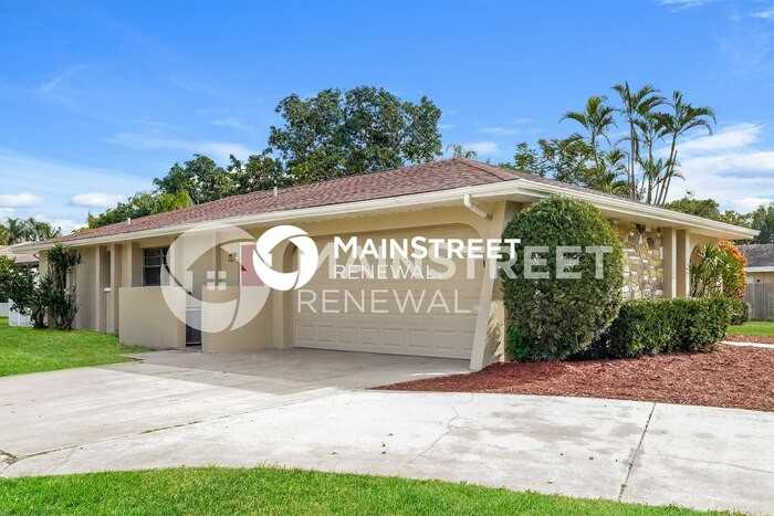 2307 42nd St W - Photo 3 of 16