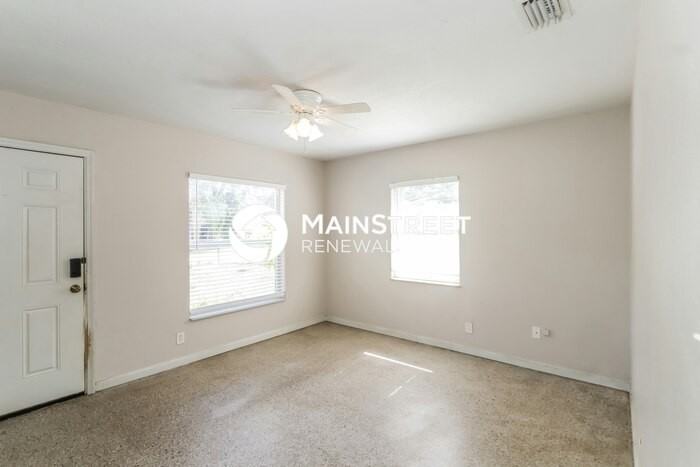 7013 Yule Ln - Photo 3 of 16