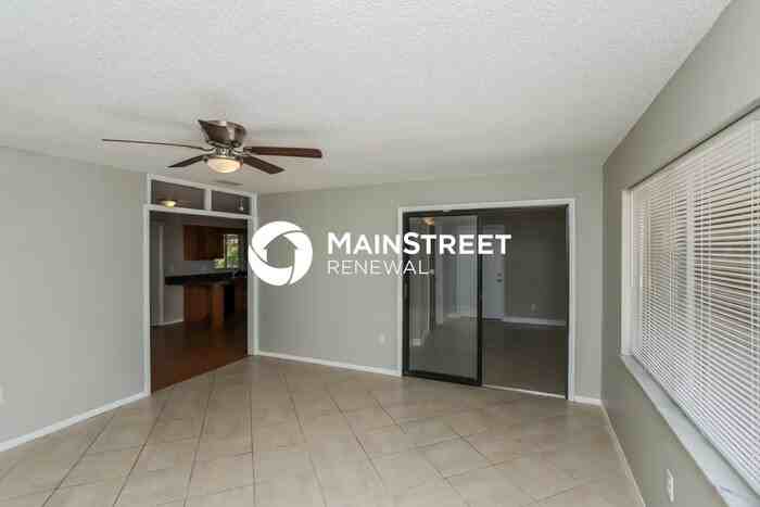 1051 Marlin Dr - Photo 3 of 16