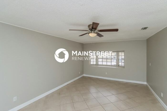 1051 Marlin Dr - Photo 4 of 16