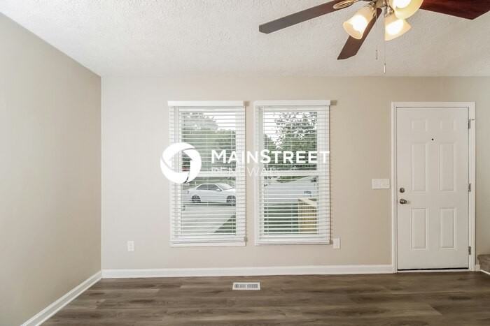 1207 Shanahan Ct - Photo 4 of 17