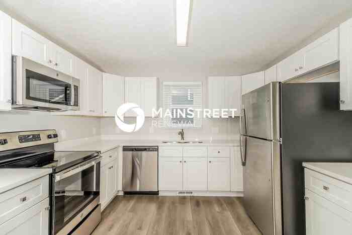 1207 Shanahan Ct - Photo 6 of 17
