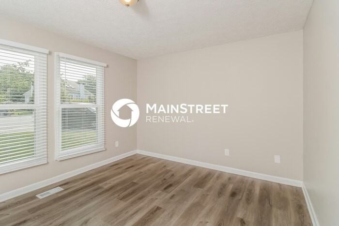 1207 Shanahan Ct - Photo 7 of 17