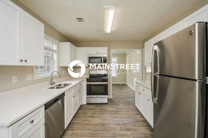 30 Saratoga Pt - Photo 7 of 17