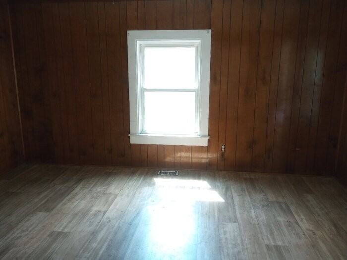 212 D St - Photo 2 of 7