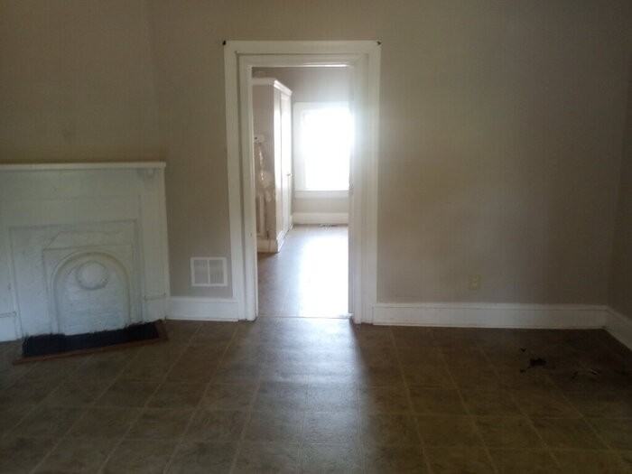 212 D St - Photo 3 of 7