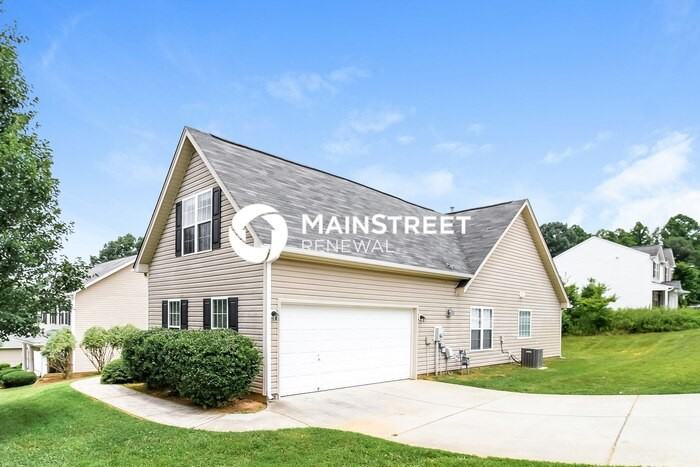 5605 Fairway Forest Dr - Photo 4 of 17