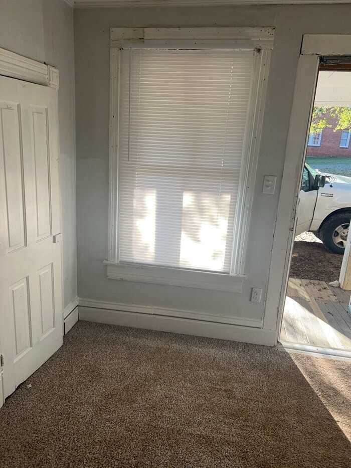 606B Piedmont Ave - Photo 4 of 8