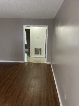 106 Townsley Ct - Photo 4 of 17